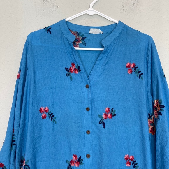 Anthropologie Kindred Embroidered Floral Blouse Blue 1X Button Up 3/4 Sleeve - Picture 2 of 10